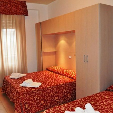 Hotel Mimosa 벨레지아아지마리나 객실 사진