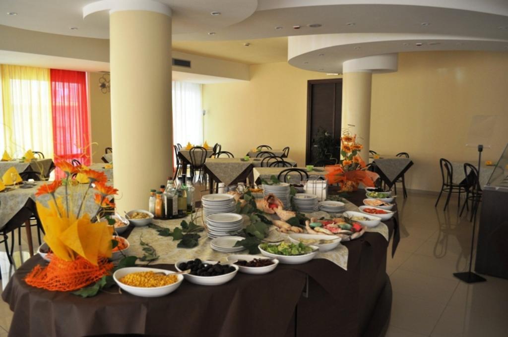 Hotel Mimosa 벨레지아아지마리나 외부 사진