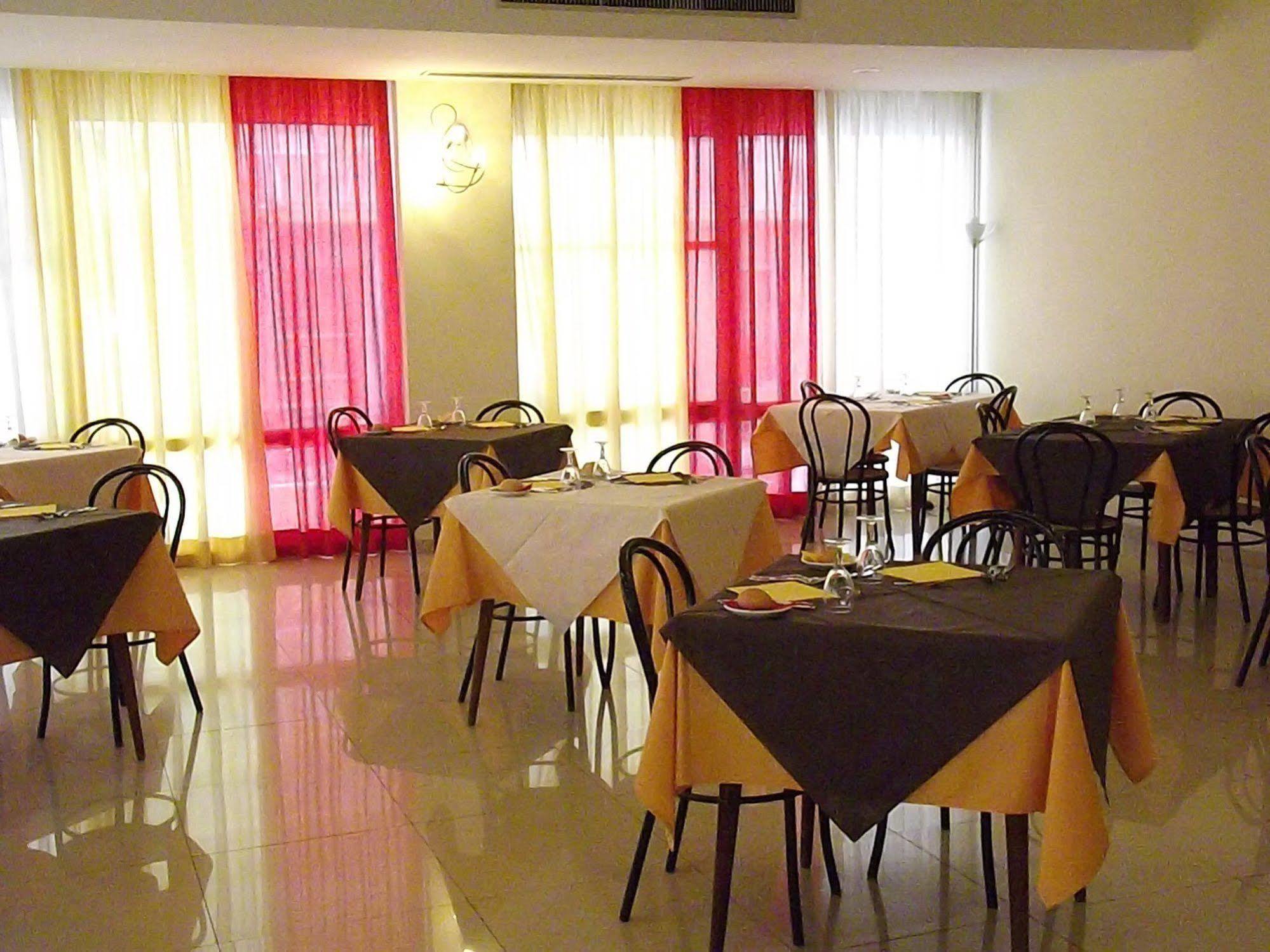 Hotel Mimosa 벨레지아아지마리나 외부 사진