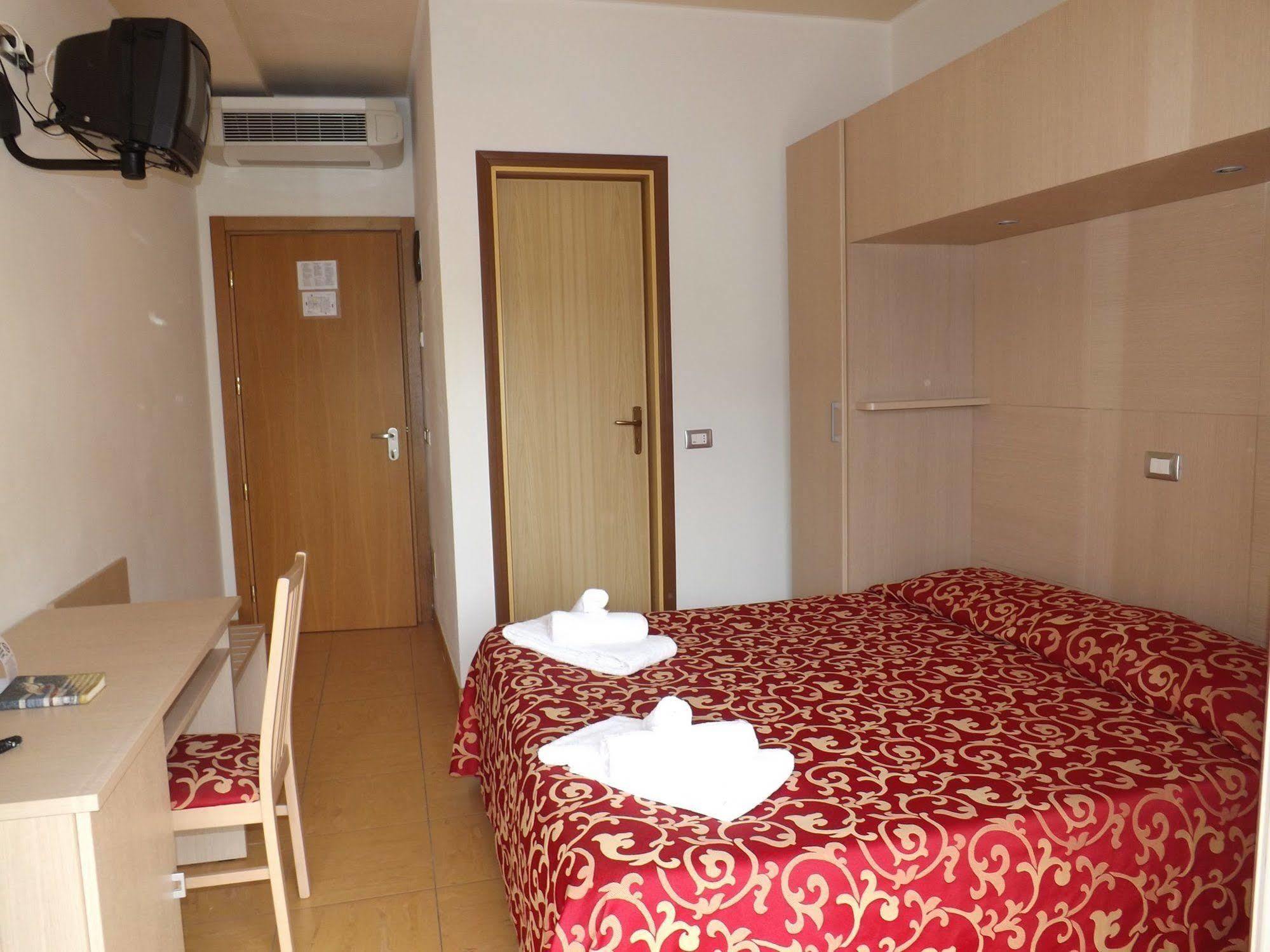 Hotel Mimosa 벨레지아아지마리나 외부 사진