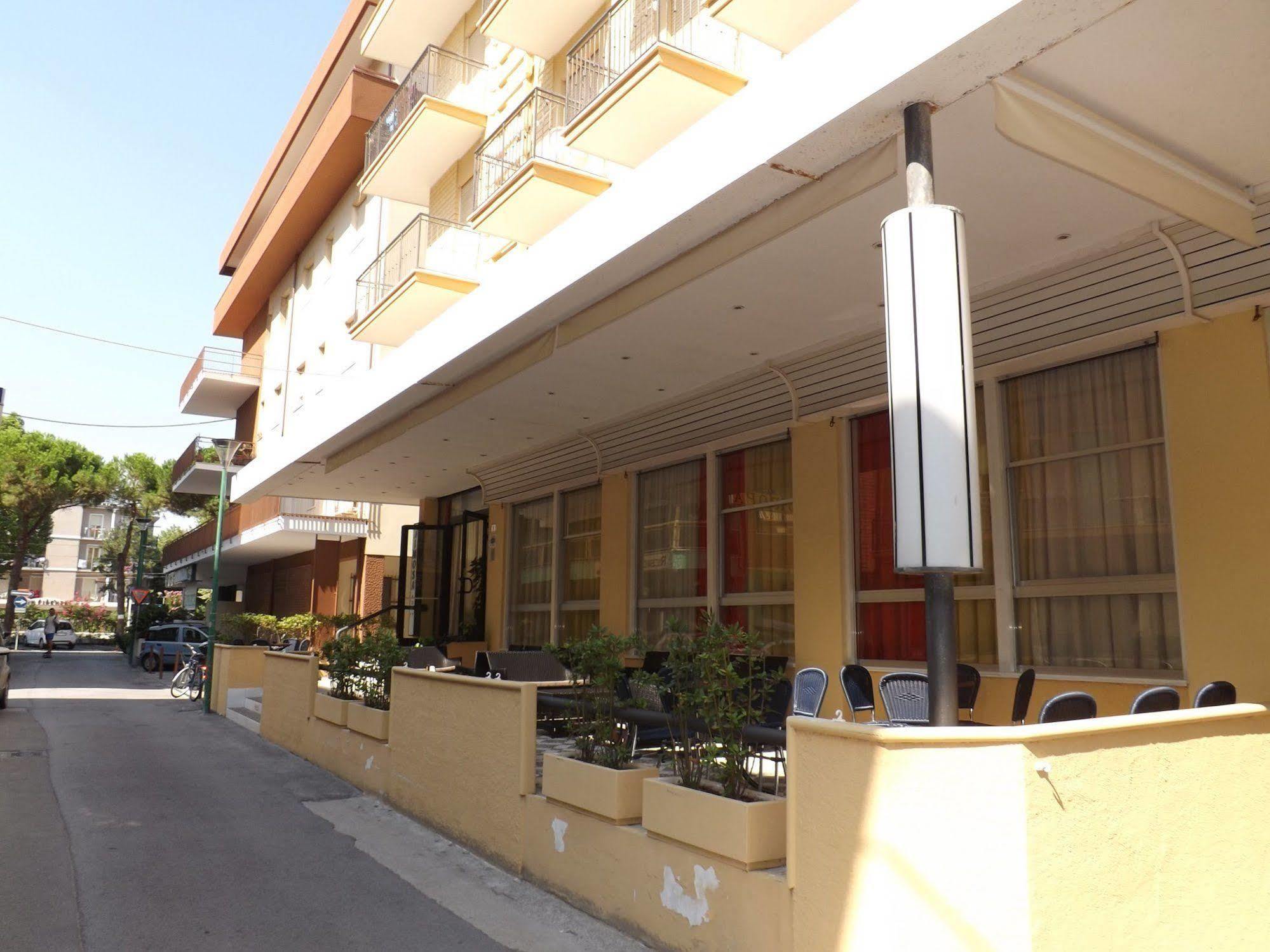 Hotel Mimosa 벨레지아아지마리나 외부 사진