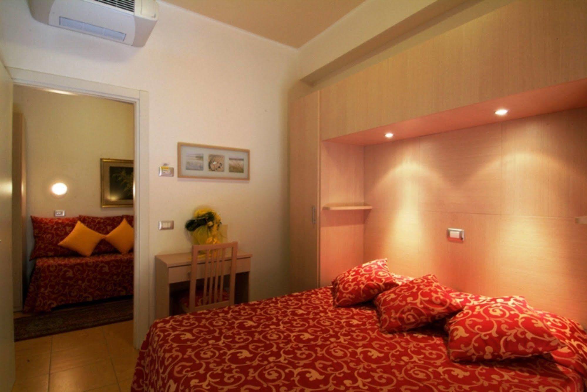 Hotel Mimosa 벨레지아아지마리나 외부 사진