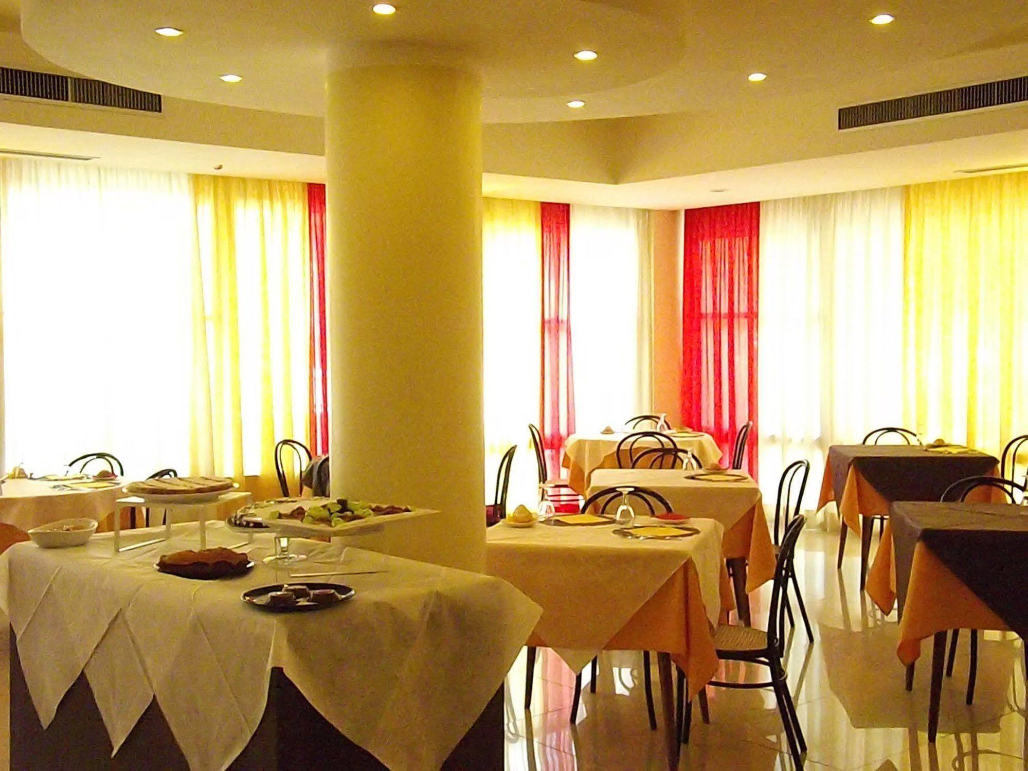 Hotel Mimosa 벨레지아아지마리나 외부 사진